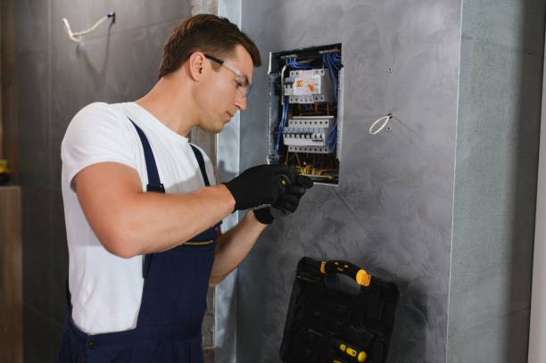 Best Affordable Emergency Electrician  in Shakopee, MN